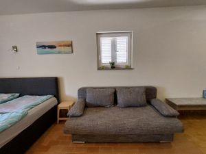 23373190-Ferienwohnung-3-Malinska-300x225-2