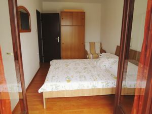 23375404-Ferienwohnung-4-Malinska-300x225-5