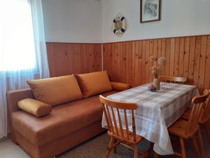 23372871-Ferienwohnung-4-Malinska-300x225-1