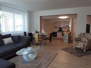 23377521-Ferienwohnung-6-Malinska-300x225-3