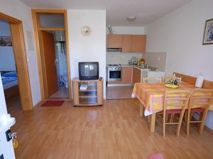 23571792-Ferienwohnung-4-Malinska-300x225-2