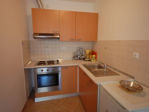 23571792-Ferienwohnung-4-Malinska-300x225-3