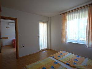 23571792-Ferienwohnung-4-Malinska-300x225-5