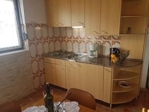 23916964-Ferienwohnung-3-Malinska-300x225-4