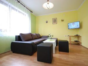 23924603-Ferienwohnung-4-Malinska-300x225-1