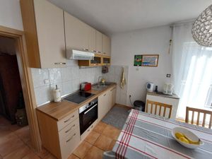 23984363-Ferienwohnung-4-Malinska-300x225-3