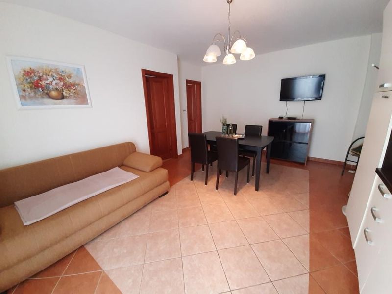 23998645-Ferienwohnung-3-Malinska-800x600-0