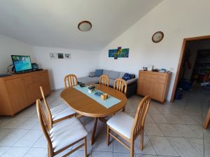 24000410-Ferienwohnung-5-Malinska-300x225-1