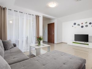 24017551-Ferienwohnung-6-Malinska-300x225-3