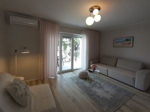 23934129-Ferienwohnung-4-Malinska-300x225-1