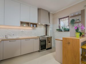 23934253-Ferienwohnung-4-Malinska-300x225-4