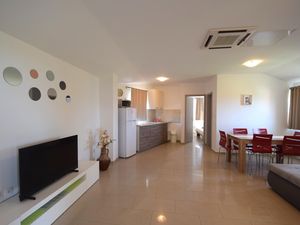 23934273-Ferienwohnung-4-Malinska-300x225-3