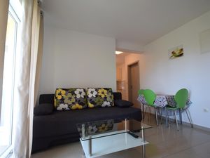 23934271-Ferienwohnung-4-Malinska-300x225-2