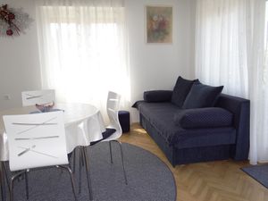 23934133-Ferienwohnung-3-Malinska-300x225-2