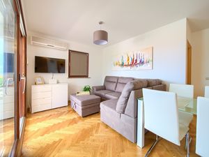 23934139-Ferienwohnung-4-Malinska-300x225-1