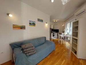 23934145-Ferienwohnung-4-Malinska-300x225-2