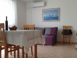 23934177-Ferienwohnung-3-Malinska-300x225-3