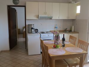 23934177-Ferienwohnung-3-Malinska-300x225-5