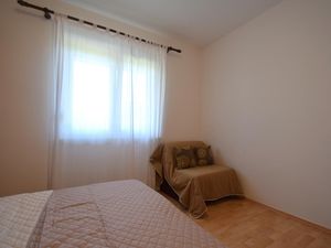 23934287-Ferienwohnung-3-Malinska-300x225-5