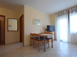 23934295-Ferienwohnung-4-Malinska-300x225-3