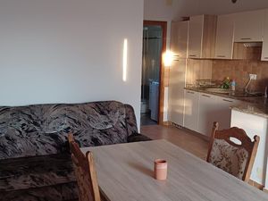 24037873-Ferienwohnung-3-Malinska-300x225-2