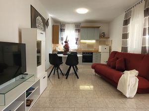 23934255-Ferienwohnung-4-Malinska-300x225-1