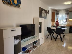 23934255-Ferienwohnung-4-Malinska-300x225-2