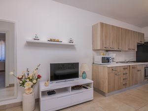 23934252-Ferienwohnung-5-Malinska-300x225-3