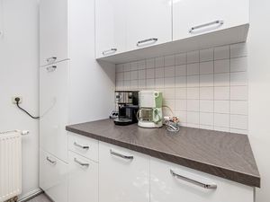 24045528-Ferienwohnung-2-Malinska-300x225-5