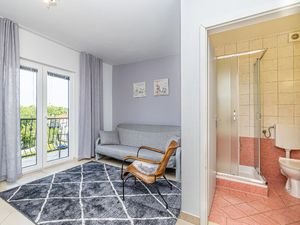 24049697-Ferienwohnung-2-Malinska-300x225-4