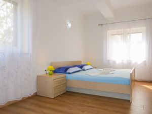 23850116-Ferienwohnung-4-Malinska-300x225-1