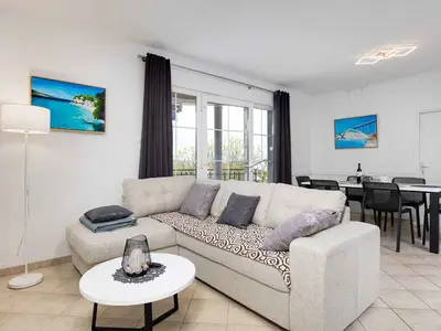 Ferienwohnung für 8 Personen (80 m²) in Malinska 1/10