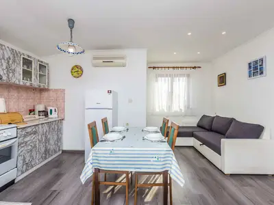 Ferienwohnung für 4 Personen (45 m²) in Malinska 6/10