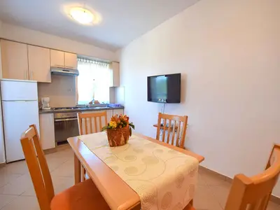 Ferienwohnung für 4 Personen (40 m²) in Malinska 8/10