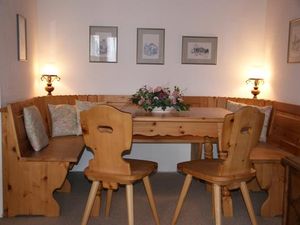 23393625-Ferienwohnung-4-Maloja-300x225-3