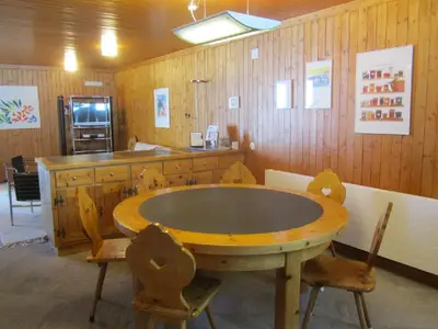 Wohnzimmer-Detail: Stammtisch