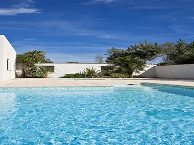 PoolOfHouse