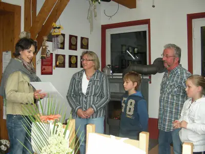 Ehrung von Gästen auf dem Kapellenhof