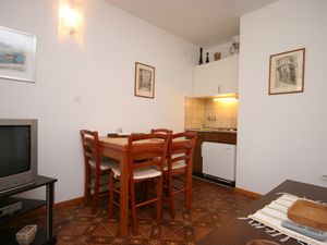 18321524-Ferienwohnung-4-Mandre-300x225-3