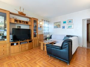 18744361-Ferienwohnung-6-Mandre-300x225-1