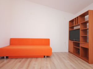 18953609-Ferienwohnung-4-Mandre-300x225-1