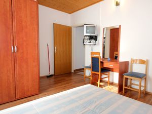 19129151-Ferienwohnung-4-Mandre-300x225-5