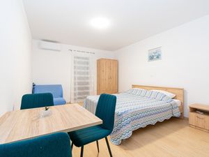 19128383-Ferienwohnung-2-Mandre-300x225-1