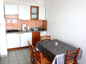 23930418-Ferienwohnung-5-Mandre-300x225-3