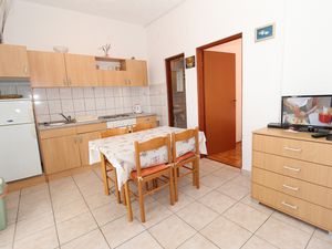 23932944-Ferienwohnung-4-Mandre-300x225-3