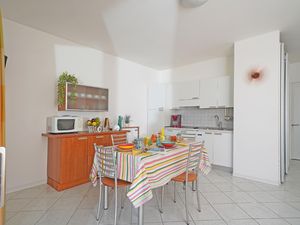 23325112-Ferienwohnung-6-Manerba Del Garda-300x225-4