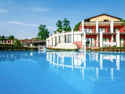 PoolOfHouse