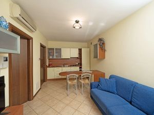 23989860-Ferienwohnung-4-Manerba Del Garda-300x225-3