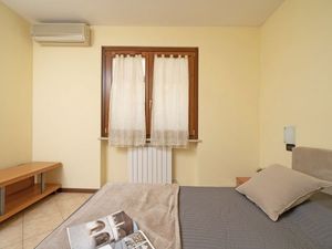 23989860-Ferienwohnung-4-Manerba Del Garda-300x225-3