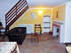 23537818-Ferienwohnung-8-Mantignana-300x225-1